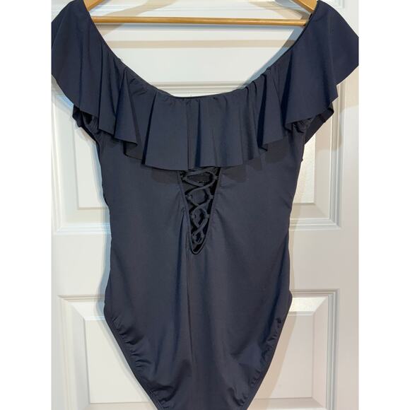 La Blanca Island Goddess Off Shoulder Ruffle One Piece Swimsuit, Women's Size 12 - Picture 6 of 7